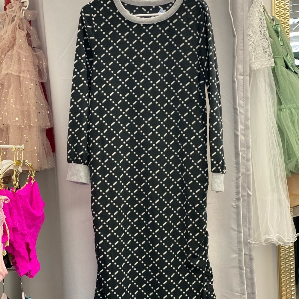 Black and White Long Sleeve sleep Dress